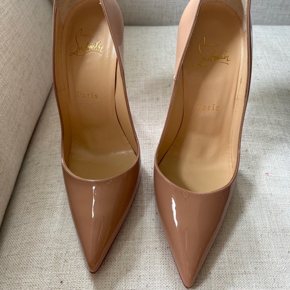 Christian Louboutin Nude Heels with Red Soles - Picture 15 of 16